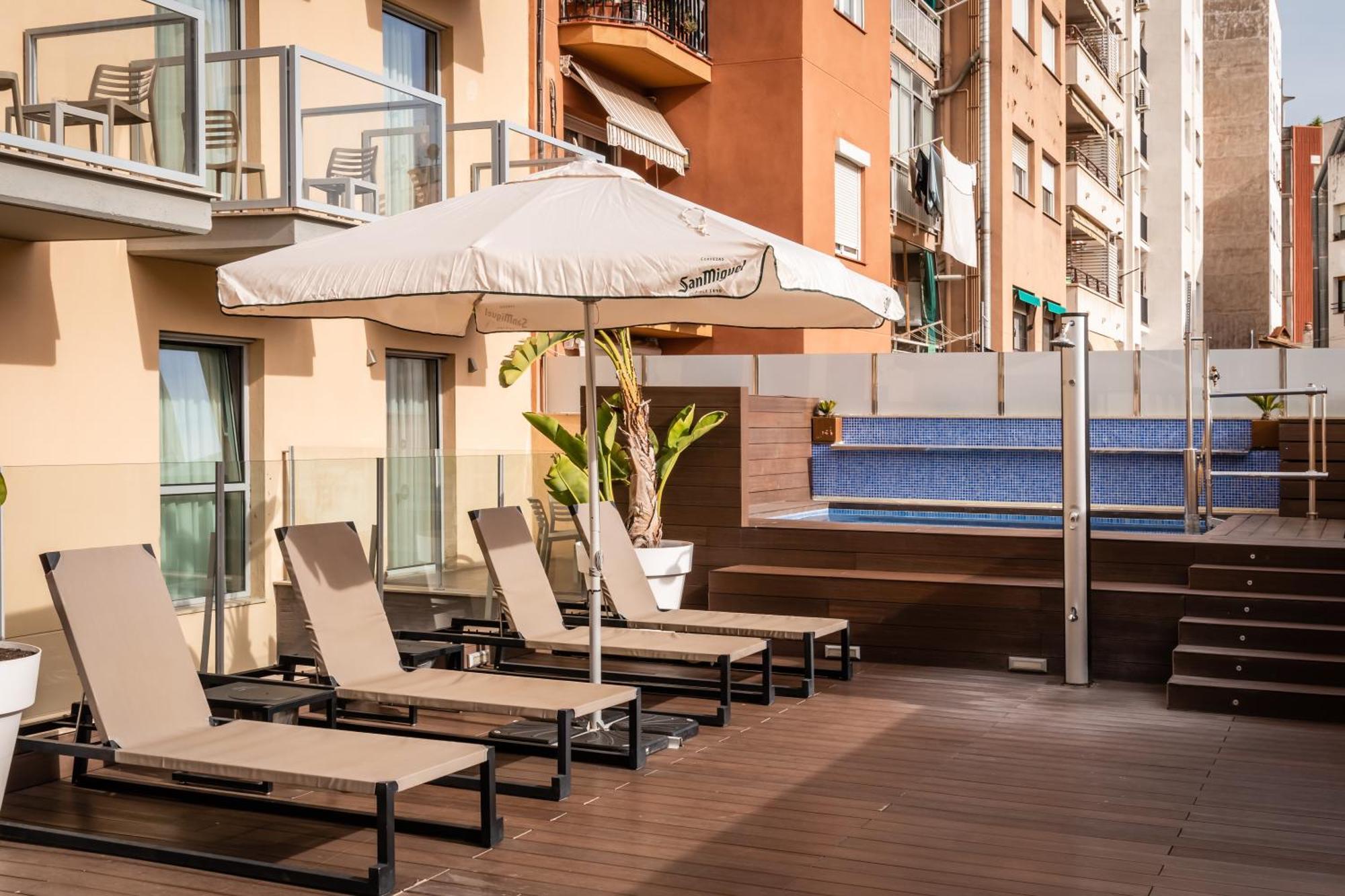 Arya Stadium Hotel — Fotos 2
